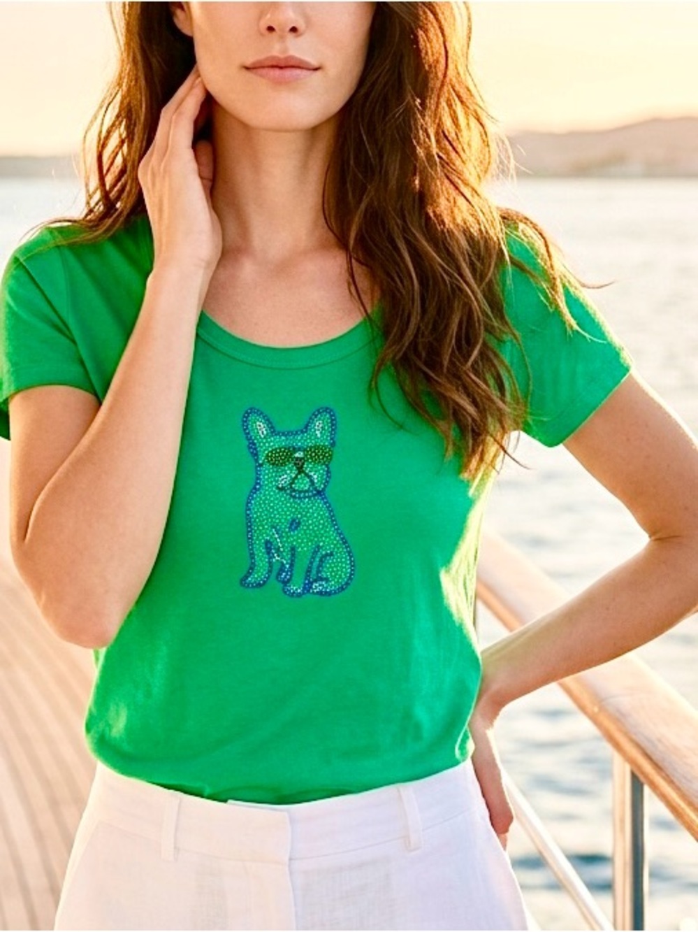 Women’s Bulldog Crystal Studded T Shirt. Size XL ptp 20-22 w/stretch